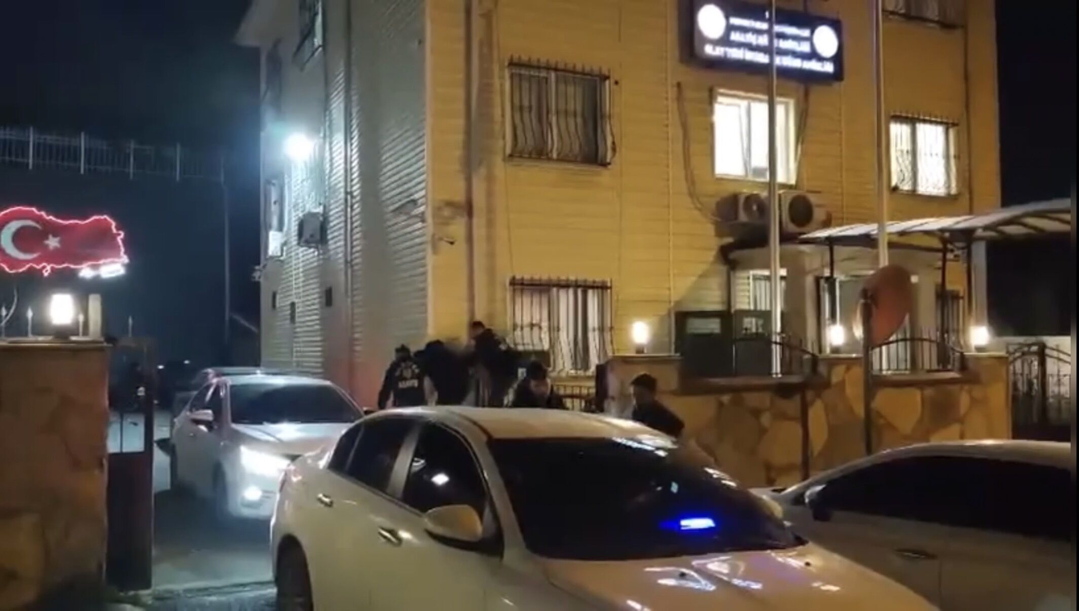 I S T A N B U L S A R I Y E R’ D E S I L A H L A H A V A Y A A T E 1201440 357293